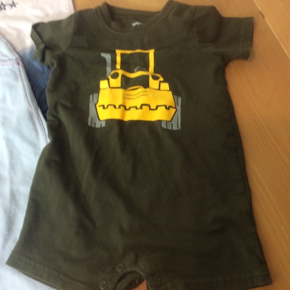 Carters, Guess boy sets - Picture 4 of 8